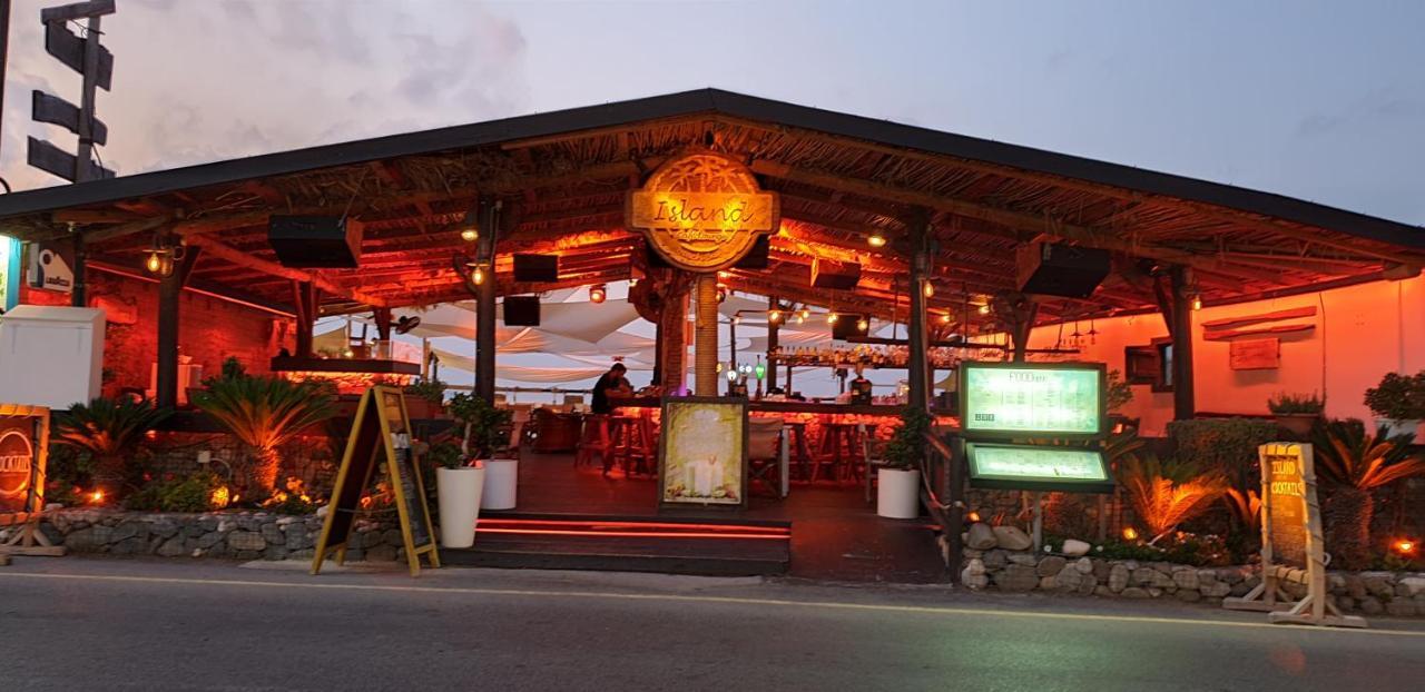 The Summer Haven Polis Ngoại thất bức ảnh